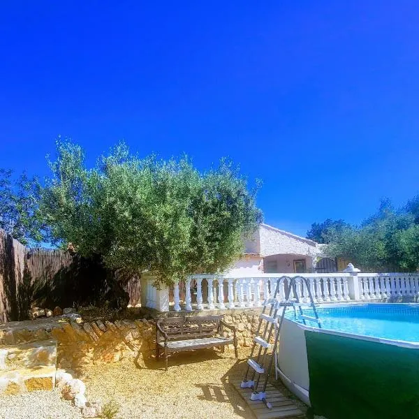 Las Aguilas, Casa 1 - Dog Friendly, hotel v destinácii L'Ametlla de Mar
