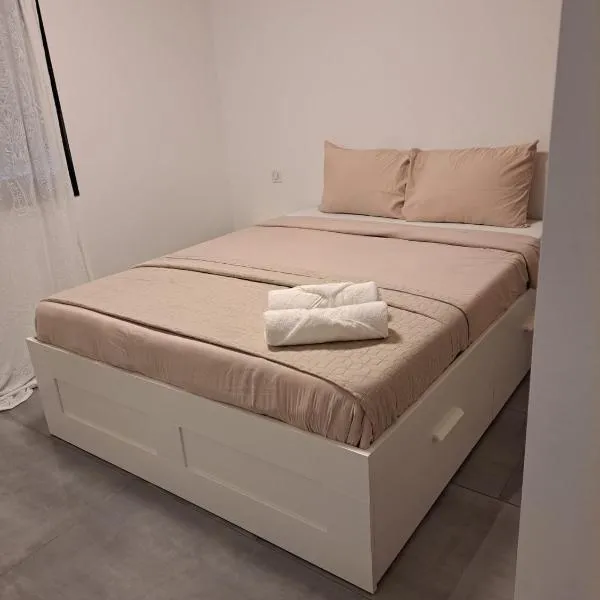 Villa familliale Mornas 4 chambres, hotel a Mornas