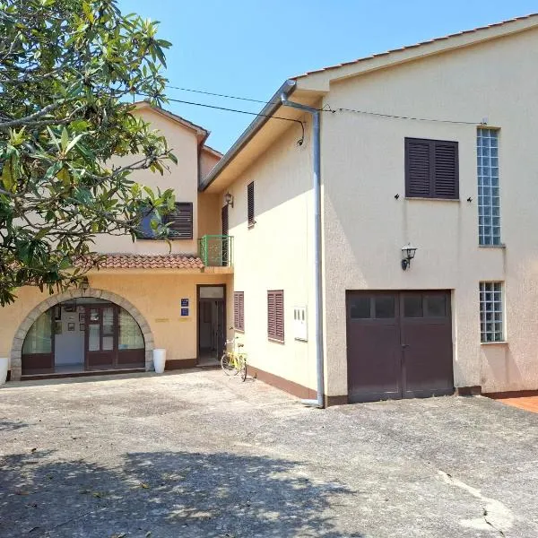 Apartments and Rooms Kapela, hotel in Malinska