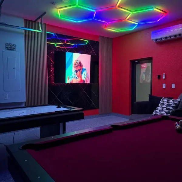 Relax & Play in Cape Coral Pool BBQ Family Fun, Hotel in Cape Coral