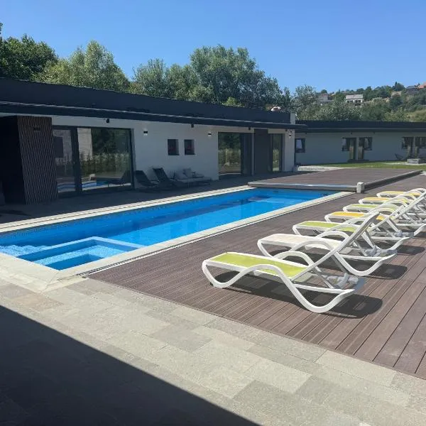 ALL SEASONS, hotel v destinaci Feleacu