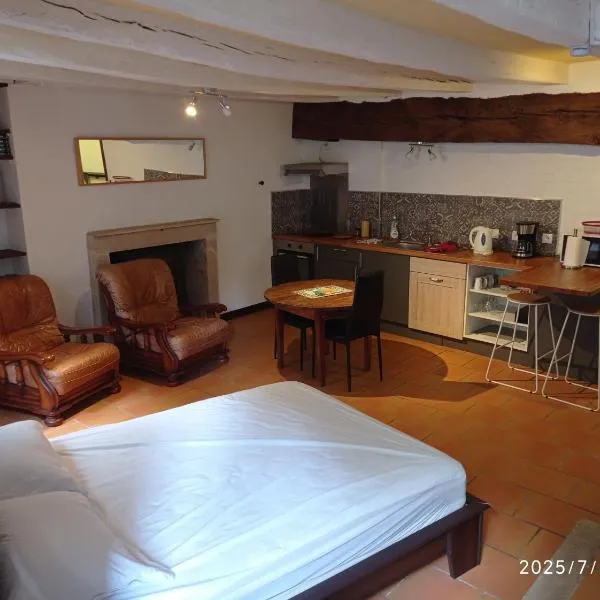 l'atelier du relieur, hotel in Montmorillon