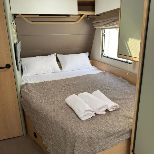 On Wheels by Yerra, hotel 