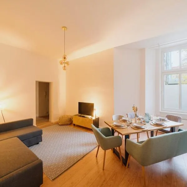 Spacious 2-Bedroom in the Heart of Friedrichshain โรงแรมในเบอร์ลิน