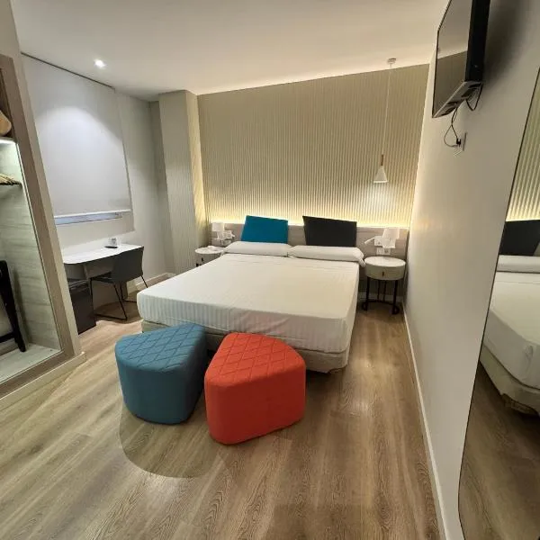 Hotel Mediterraneo Valencia, hotel in Valencia