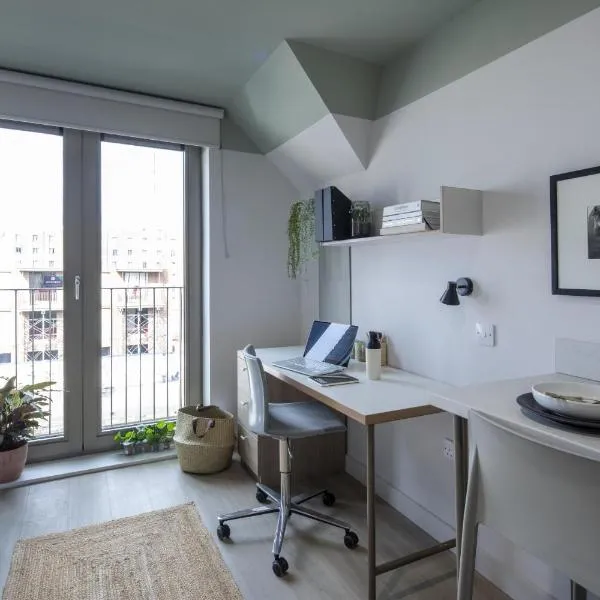 Modern Studios with Kitchen & Ensuite in Central Edinburgh, hotell i Edinburgh