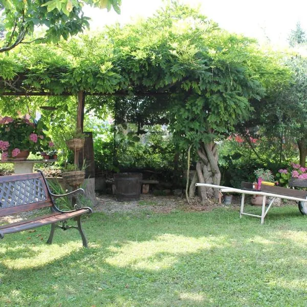 Cascina G appartamento tra i noccioli, hotel in Verduno