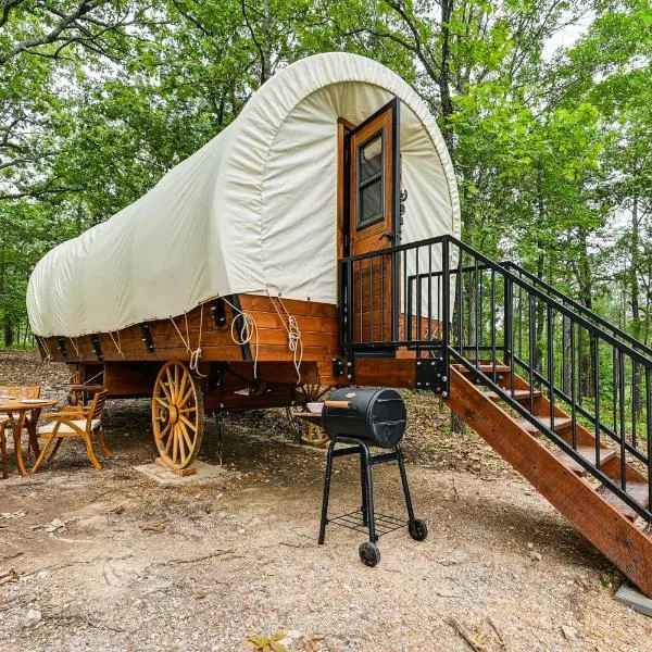 Covered Wagon Vacation Rental in Broken Bow!, hotel in Broken Bow