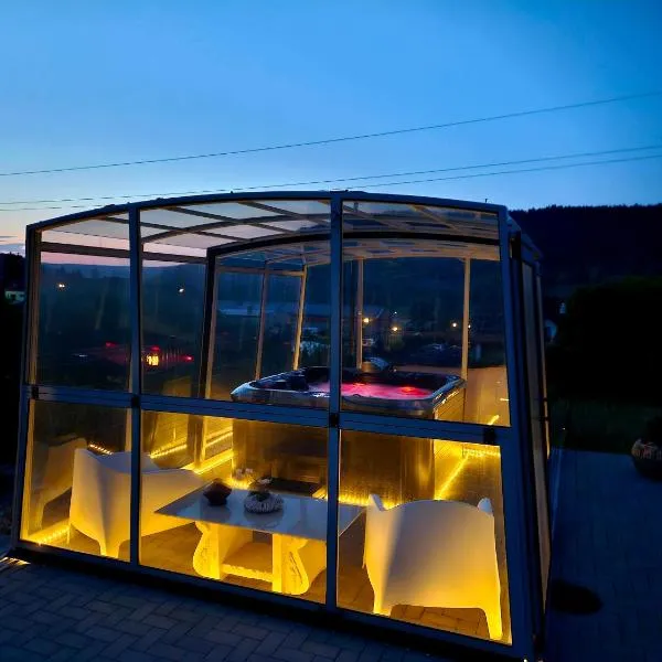 Apartamenty pod Gromadzyniem Górski Relaks, hotel v destinaci Ustrzyki Dolne