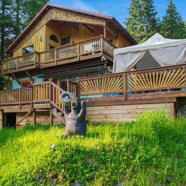 Salmon Return & Wildlife Roam: Ketchikan Getaway!, hotel em Ketchikan