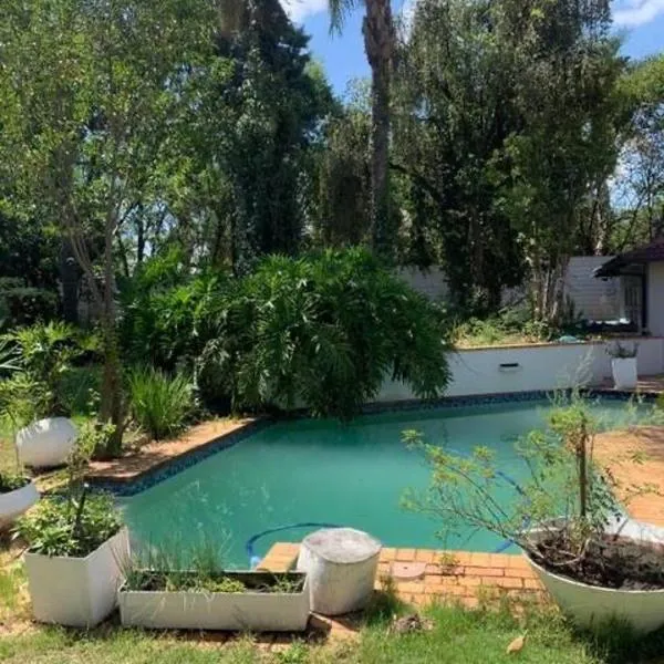 Hesed - Mandla Upgraded!, hotel en Sandton