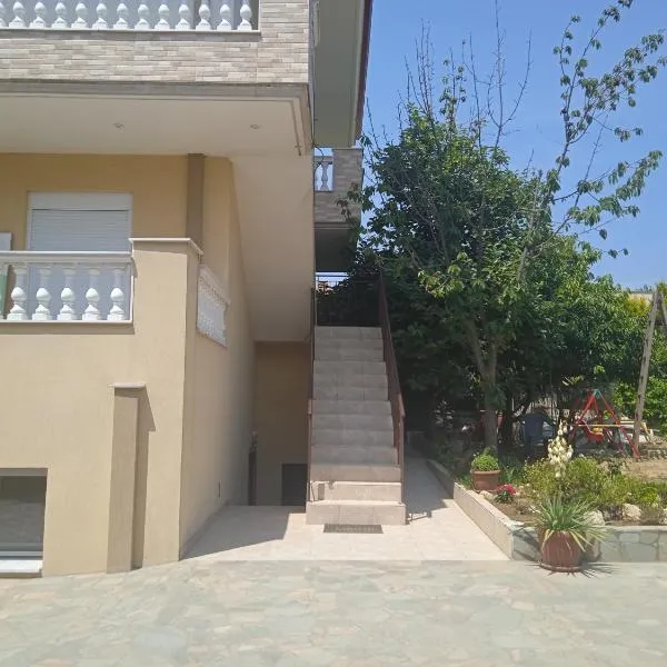 Apartment Irini 2, hotel in Ayios Nikolaos Sithonia