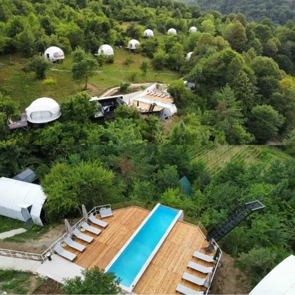 Glamping Georgia Krikhi, hotel v destinaci Ambrolauri