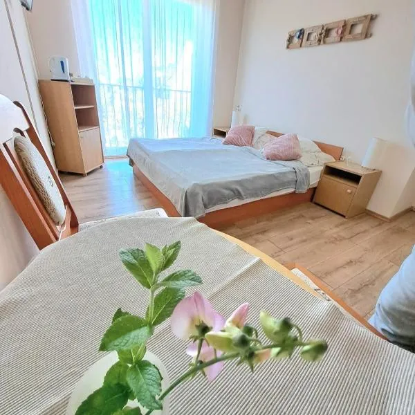Pod Słoneczkiem 2, hotel i Rewal