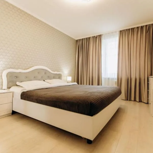 Luxury Big Family Apart on Golovna поряд з ТЦ ДЕПОТ та АТБ, hotel in Chernivtsi