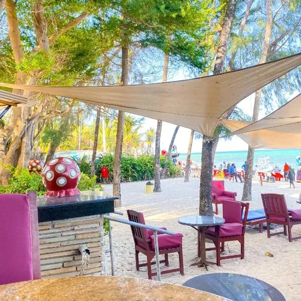 Coastal nook 2 bedroom beach flat , Lido, hotel u gradu Mombasa