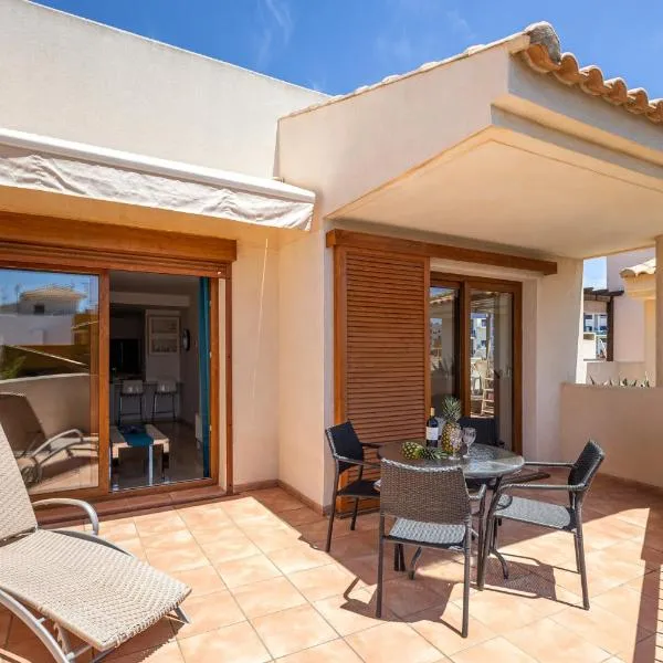 Apartment Holiday Haven, hotell sihtkohas Punta Prima