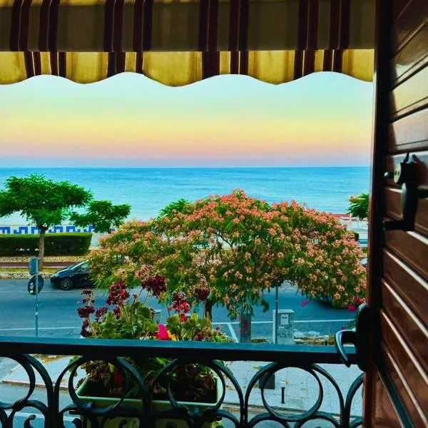 Hice Room Lungomare Fronte Mare, hotel v destinaci Catanzaro