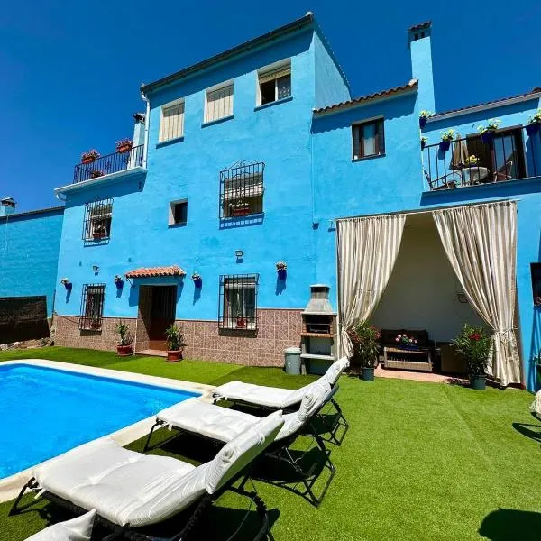 La casa de mis padres, hotel v destinaci Júzcar