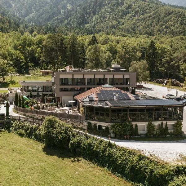 Ramilia Family Apartments Restaurant & Pizzeria, hotel in Naturno