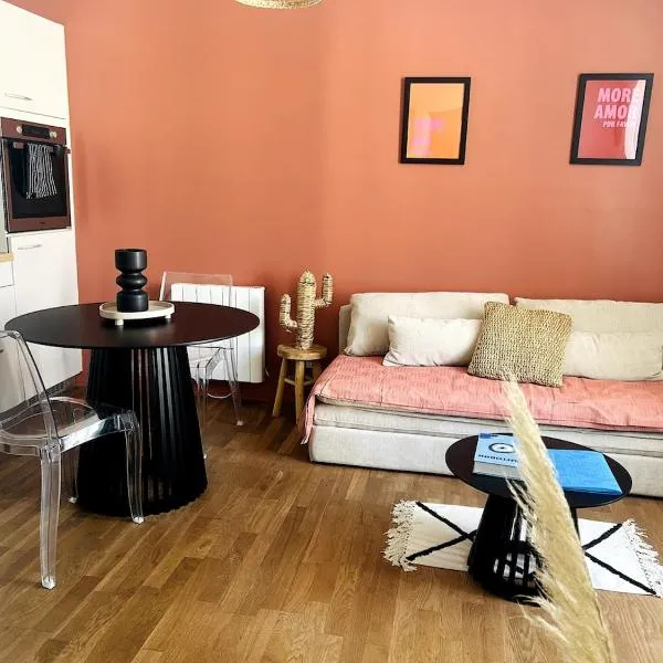 Amiral GX Cosy T2 centre ville, hotel em Lorient