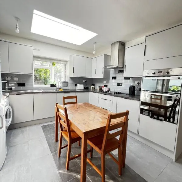 Small En-suite, hotel en Enfield Lock