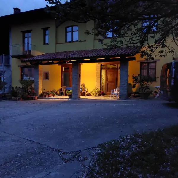 AGRITURISMO DA RICCARDO, hotel v destinaci Bossolasco