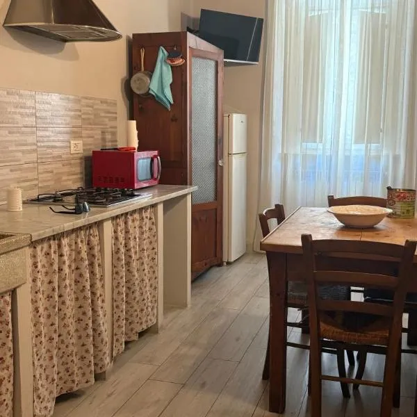 Lodge San Romano 16, hotel in Lucca