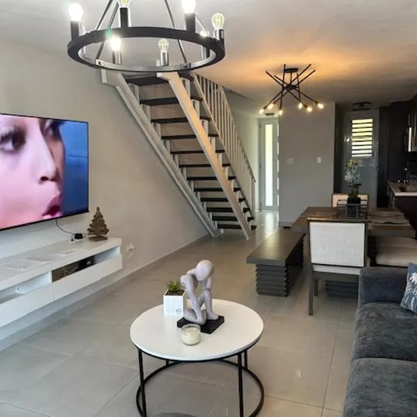 3 Bedrooms Villa Close to Beaches and Atractions at Fajardo PR, hotel v destinaci Fajardo