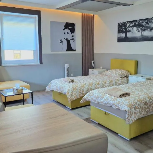 Lenas Apartments, hotel in Zeltweg