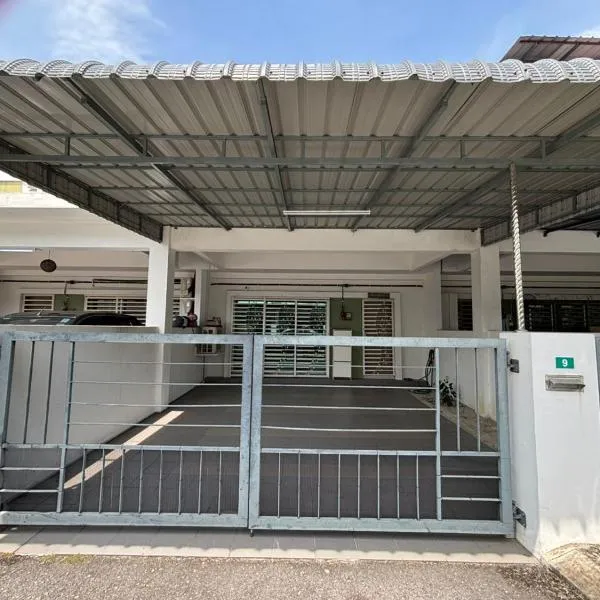 Nameera Stay Bandar Universiti Seri Iskandar, hotel di Seri Iskandar