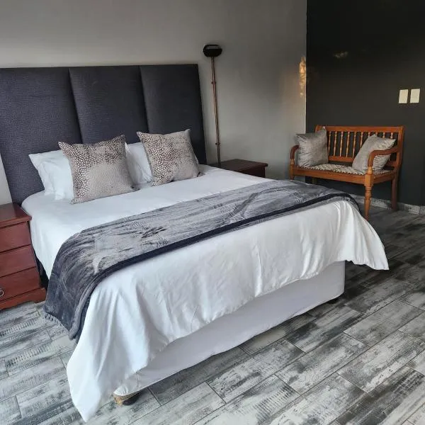 Modern Comfort at 44 Biddulph, hotel in Harrismith