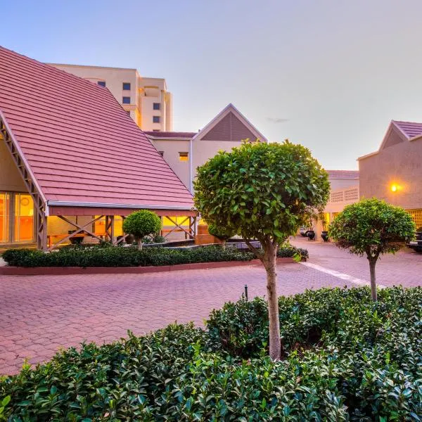 Courtyard Hotel Sandton, hotel in Fontainebleau