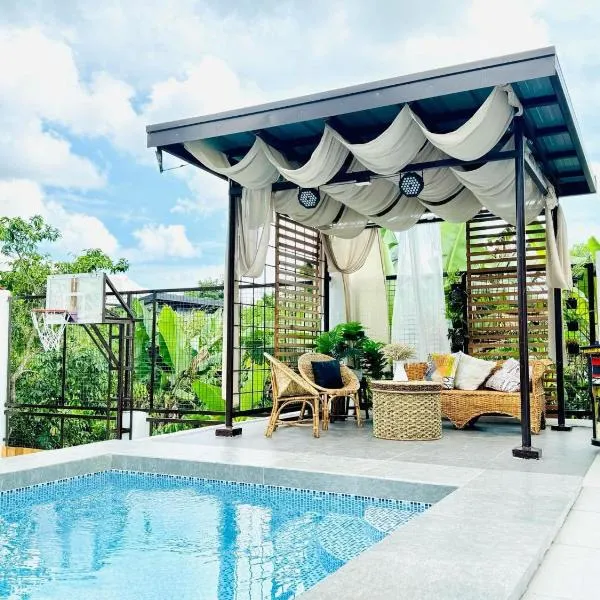 PRIVATE VILLA IN TAGAYTAY with PRIVATE POOL and Basketball Court LMN PLACE, hotel in Tagaytay