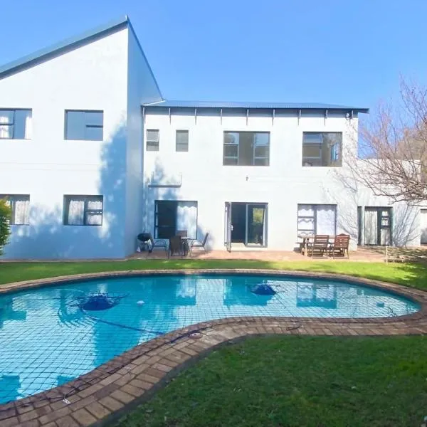 The Baobab, hotel in Northriding