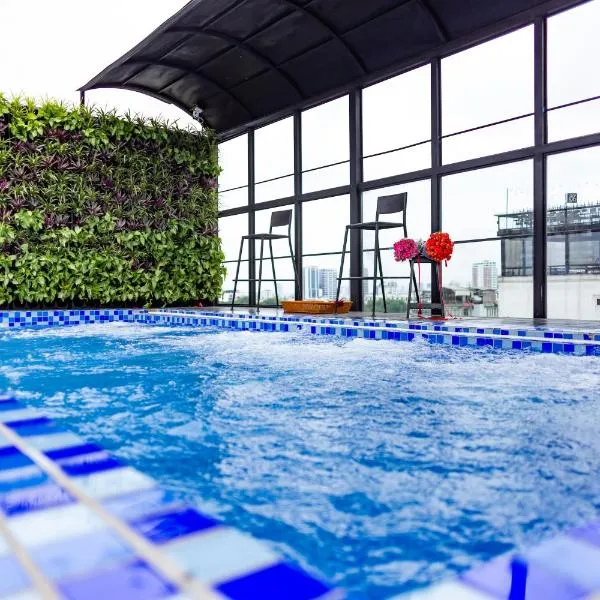 Shining Central Hotel & Spa, ξενοδοχείο στο Ανόι