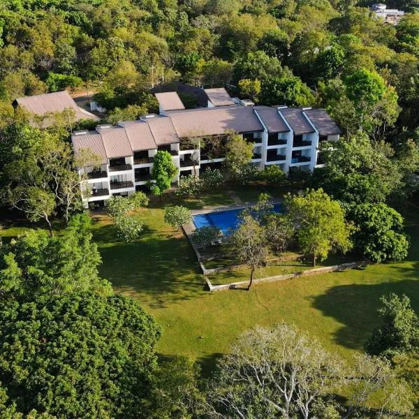 Grand Tamarind Lake, hotel in Kataragama