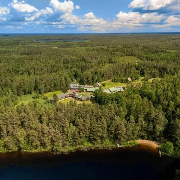 Poilsio kompleksas Tolieja Vieta renginiams bei poilsiui ant ežero kranto, hotel v destinaci Kulionys