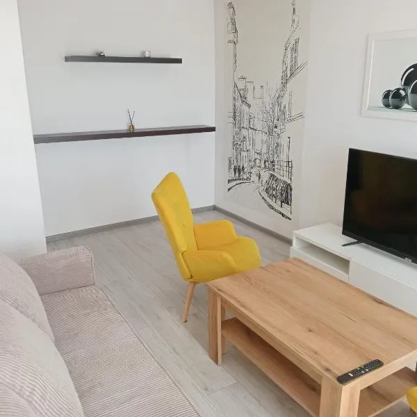 Cosy place with air conditioning, close to the Saturn Thermal Pools and the airport, hotel v destinaci Czeladź