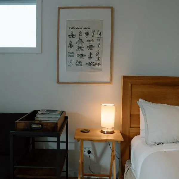 Private guest suite in Central Wanaka, hotel in Wanaka