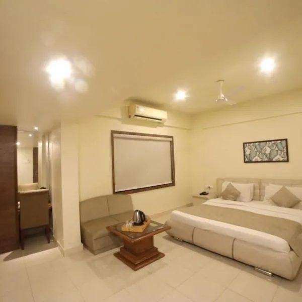 Hotel Nova Viva, hotel in Rajkot