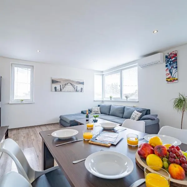 Luxusný, plne zariadený, súkromný apartmán s klimatizáciou neďaleko historického kúpeľného mesta Bojnice, hotel v destinaci Nováky