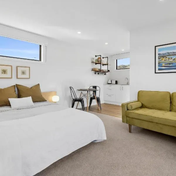 The Studio - Modern stay in Old Cromwell, hotel in Cromwell