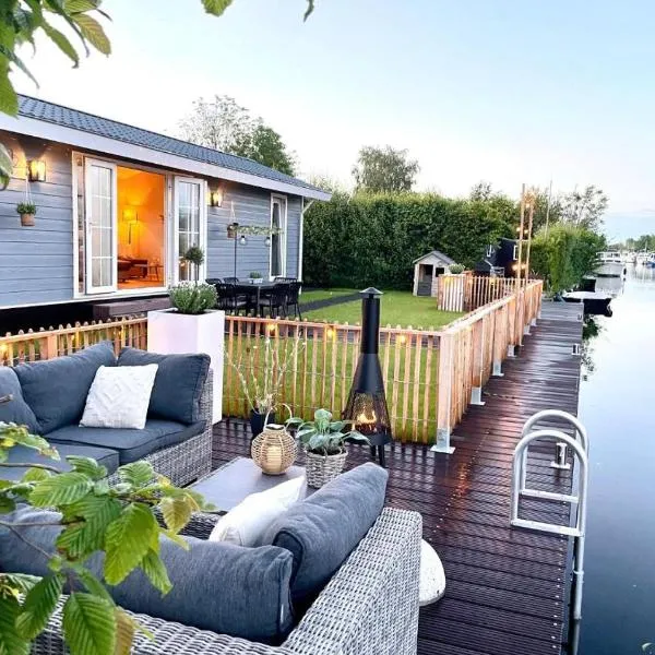 NEW - Waterhouse Linada on a lake near Amsterdam โรงแรมในวิงเคอวีน