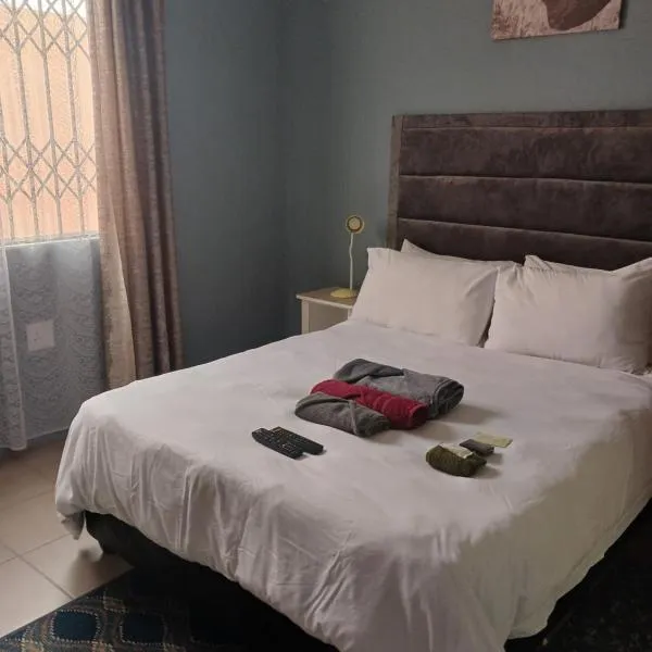 Ikhayalam bed and breakfast, hotel in Veeplaas
