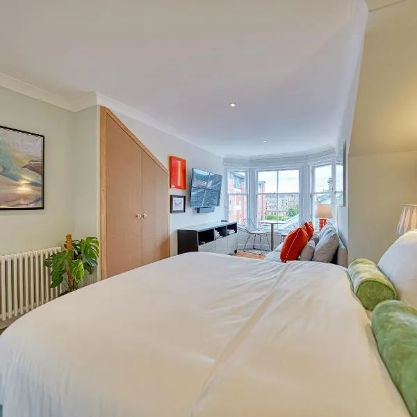 City Oasis Craigpark Residence, hotel in Glasgow