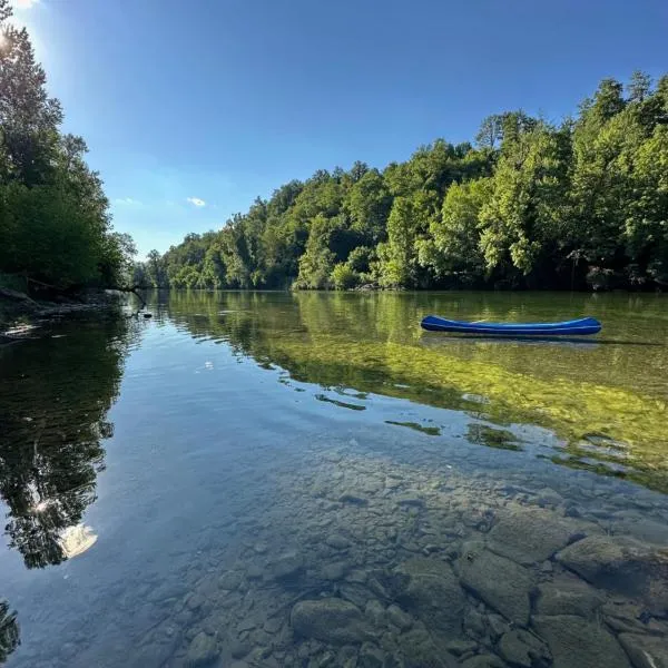 Forest house Niko, hotel di Bosiljevo