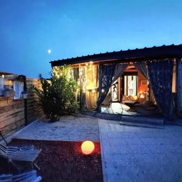 Mobile Home Cabana with HotTub&Sauna, hotel in Spodnja Polskava