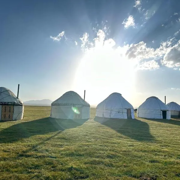 Yurt Camp NUREL, hotel in Song-Kul