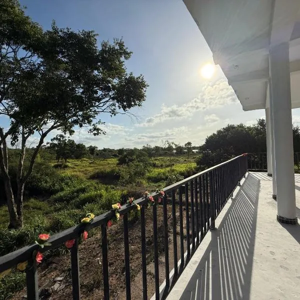 The Wish Lake Resort, hotel en Yaka-andagaswewa